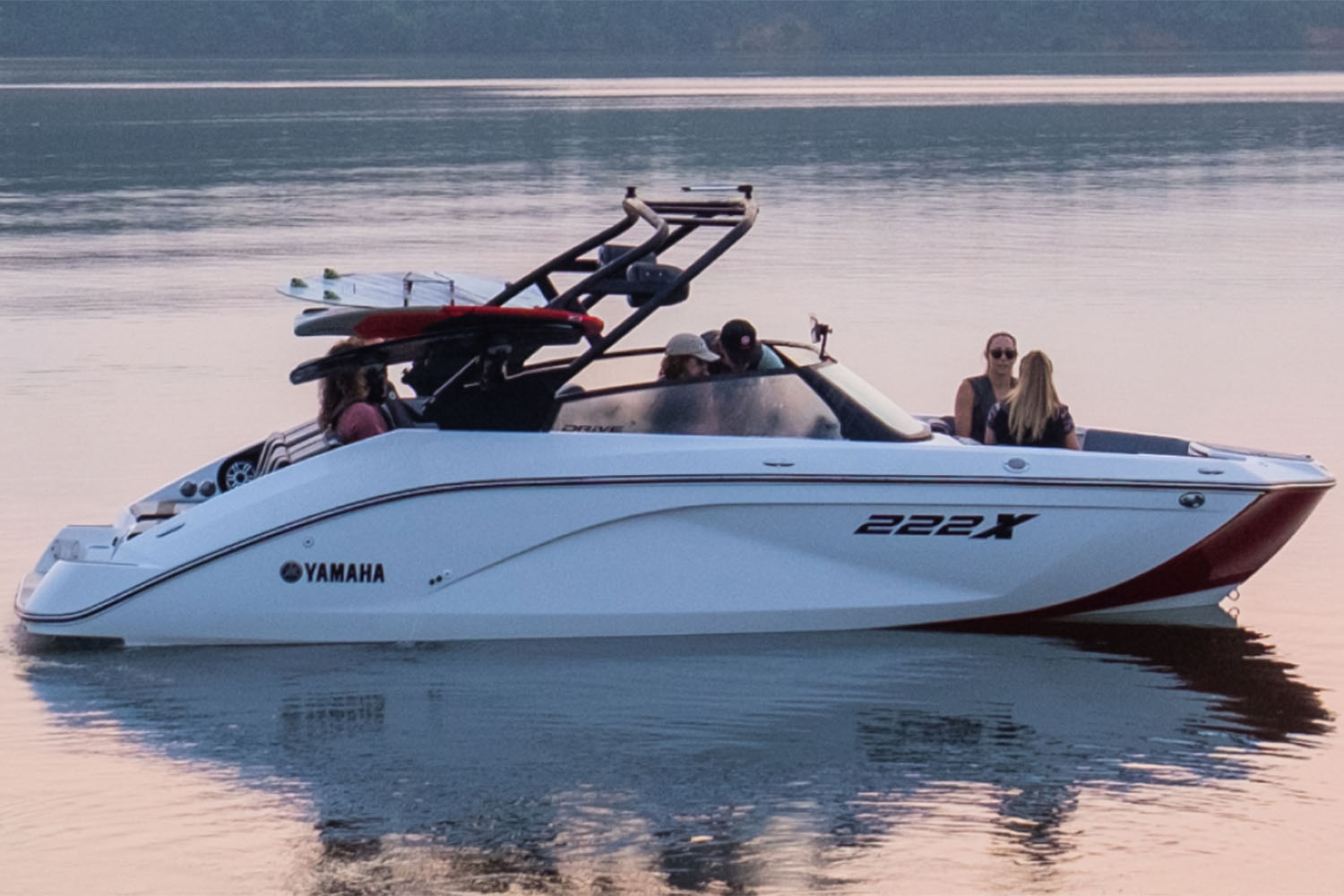 2026 Yamaha Boat 222XD WHITE/red Boat